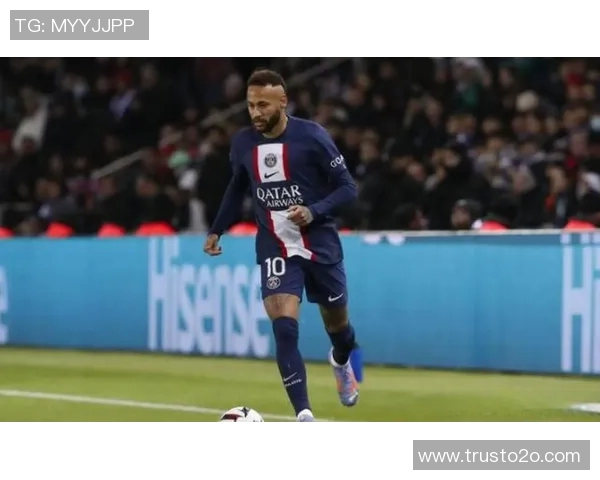 巴西球星内马尔加盟巴黎圣日耳曼，刷新足球转会纪录